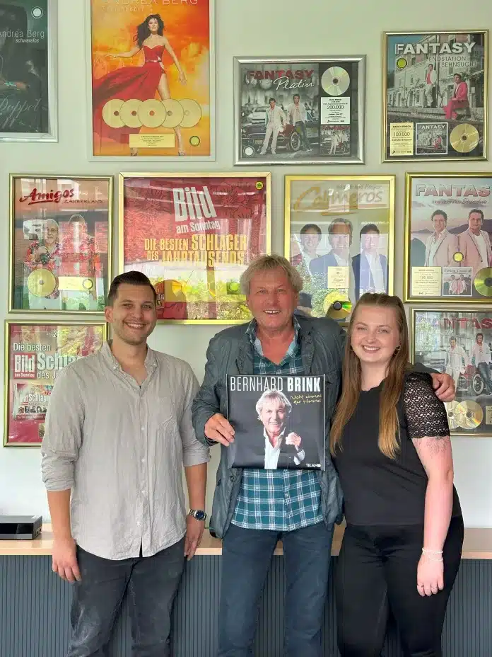 Auf dem Foto (v.l.n.r.) Max Rosenberg (TELAMO), Bernhard Brink, Elisa Rohlfs (TELAMO)